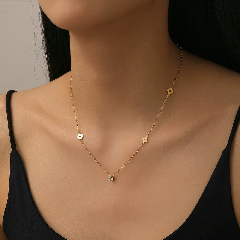 Elegant Women's 14K Gold Dainty Clover Necklace - Adjustable Stainless Steel, Waterproof