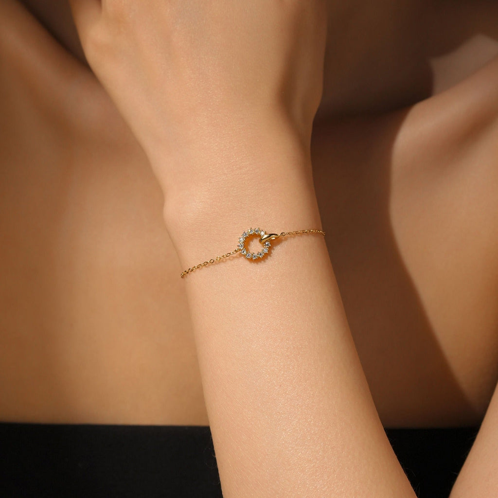 Elegant Women's Sterling Silver Linked Circle Bracelet with 14K Gold Finish, Adjustable & Waterproof