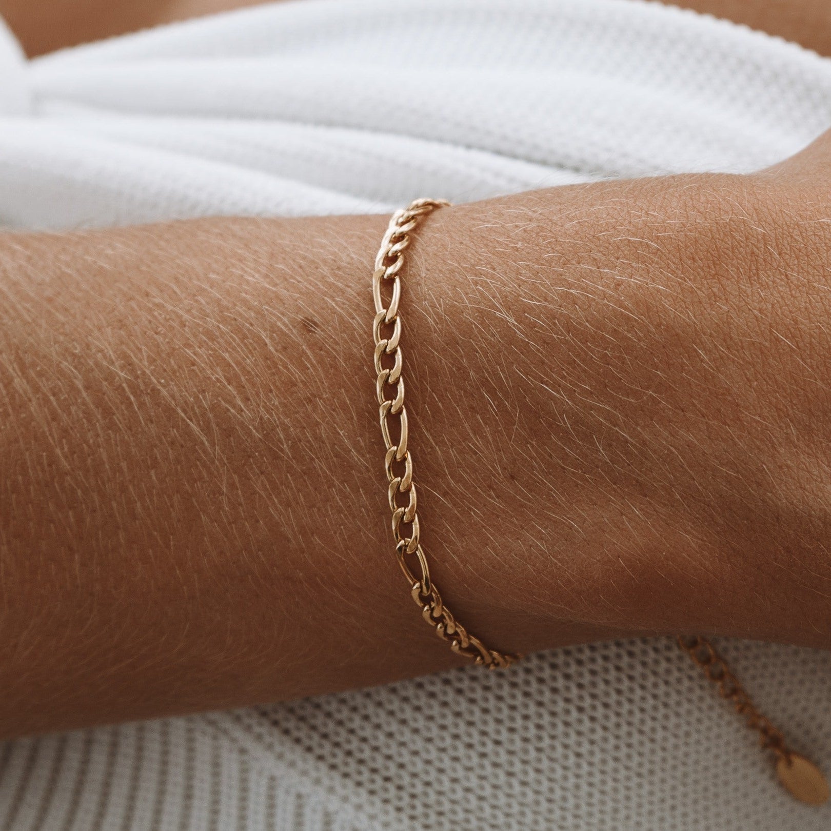 Gold Figaro Chain Bracelet for Women – 18k Plated Stainless Steel, Hypoallergenic & Waterproof Gold