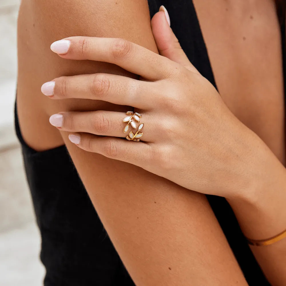 Gold Leaf Ring for Women – Adjustable 18k Plated Band, Hypoallergenic & Waterproof