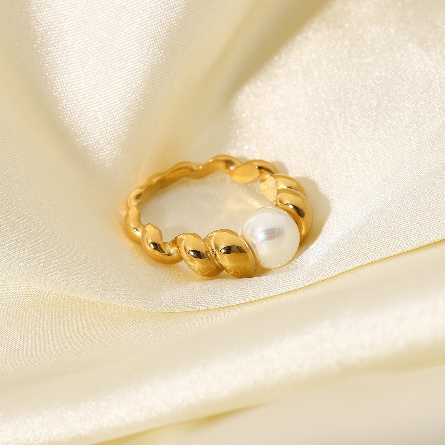 Gold Pearl Ring for Women – 18k Plated Hypoallergenic Band, Elegant Design