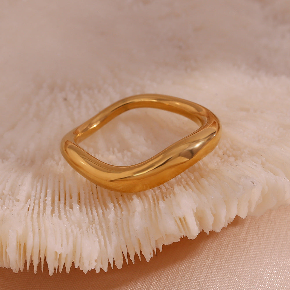 Gold Wave Ring for Women – 18k Plated Stainless Steel Band, Minimalist, Hypoallergenic & Waterproof