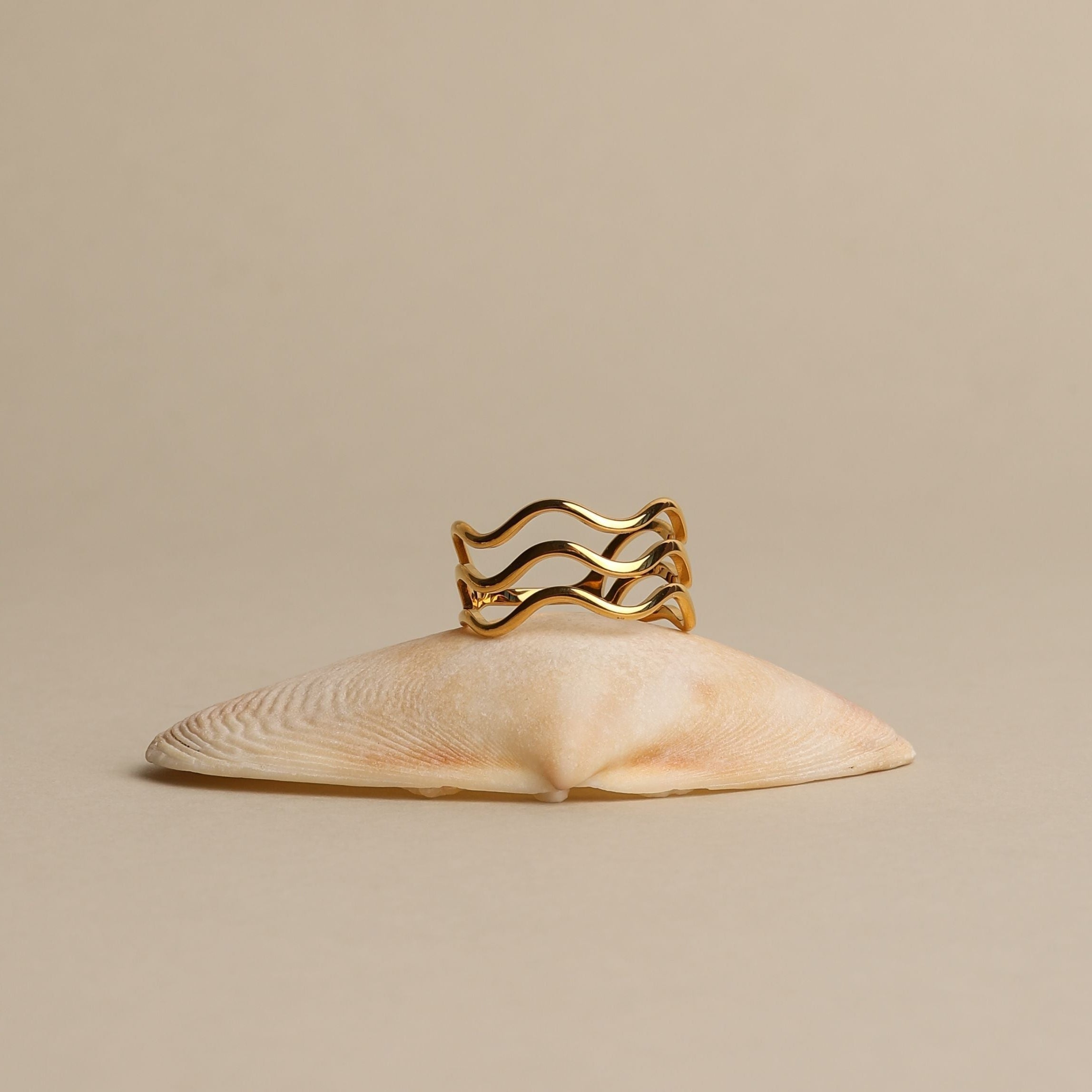 Gold Wave Ring for Women – 18k Plated Stainless Steel Band, Waterproof & Hypoallergenic