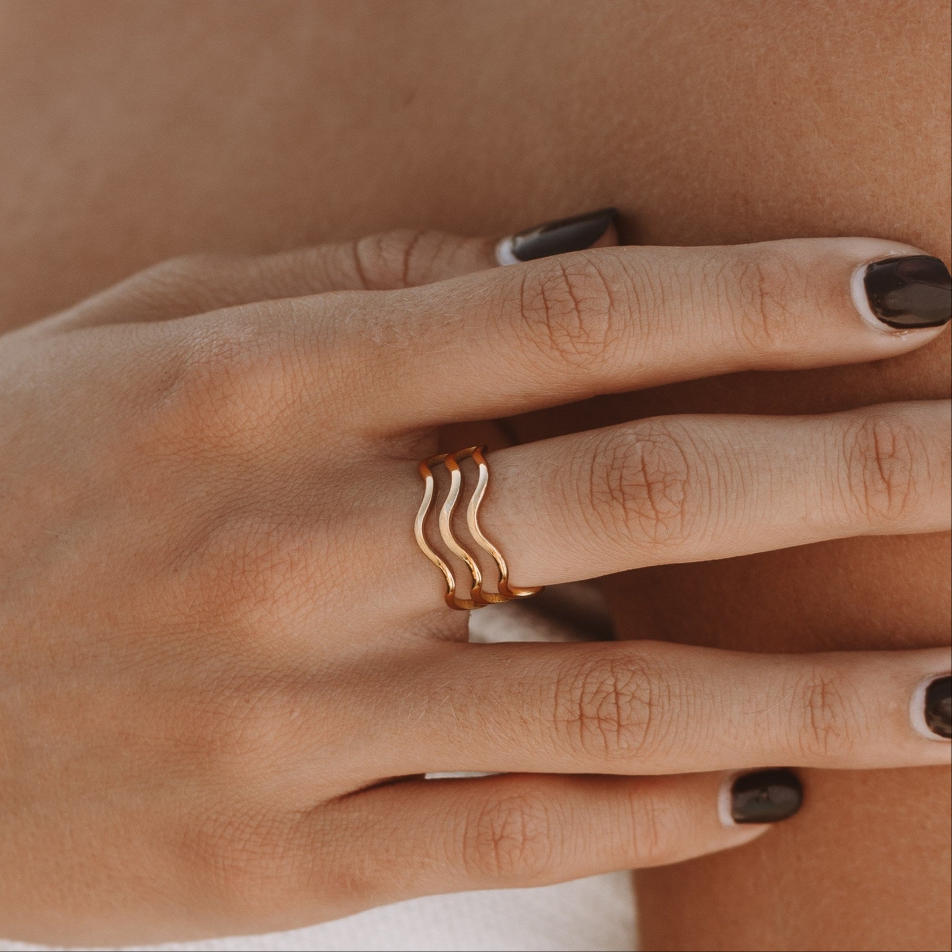 Gold Wave Ring for Women – 18k Plated Stainless Steel Band, Waterproof & Hypoallergenic Gold Colour