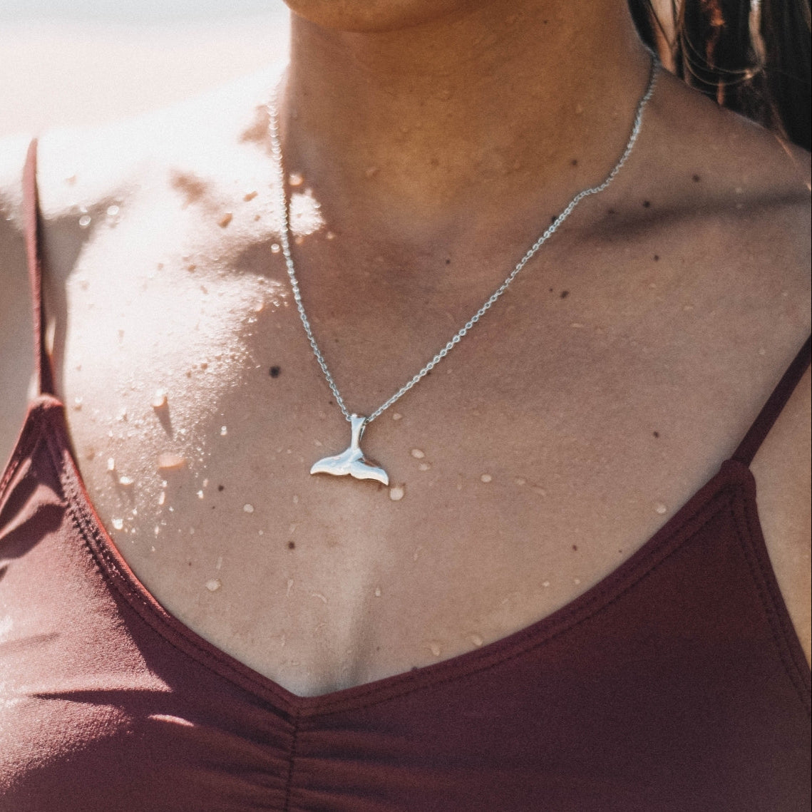 Gold Whale Tail Pendant Necklace – 18k Plated Stainless Steel Chain, Hypoallergenic & Waterproof Silver