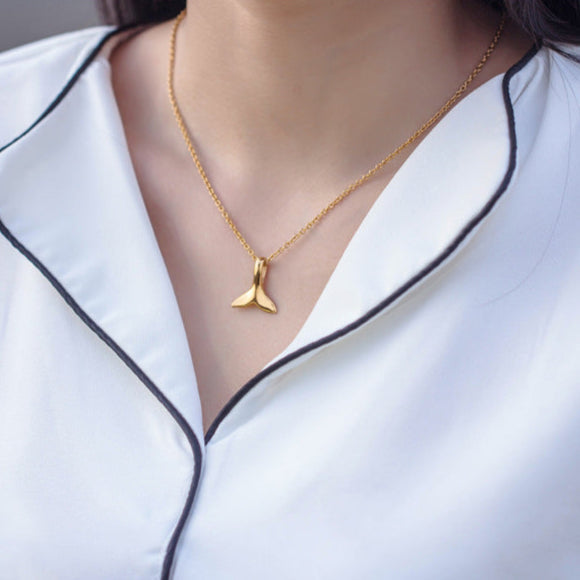 Gold Whale Tail Pendant Necklace – 18k Plated Stainless Steel Chain, Hypoallergenic & Waterproof