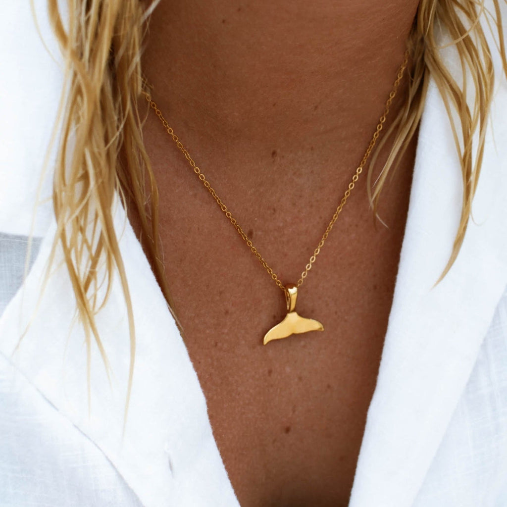 Gold Whale Tail Pendant Necklace – 18k Plated Stainless Steel Chain, Hypoallergenic & Waterproof Gold