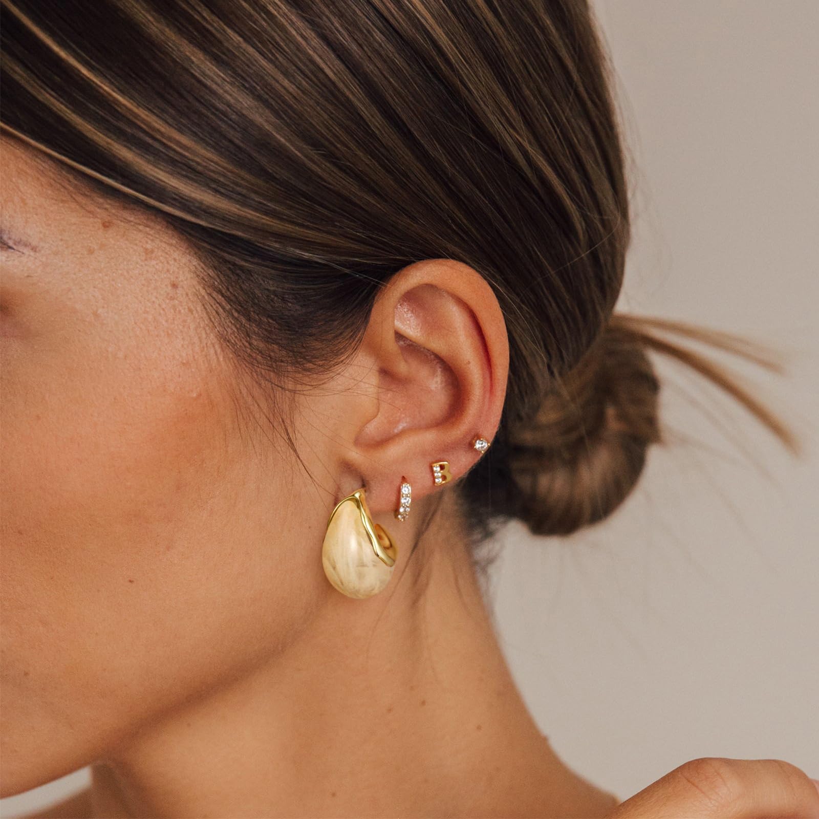 Hypoallergenic Gold Pearl Earrings - 18K Gold Plated, Elegant & Timeless Design