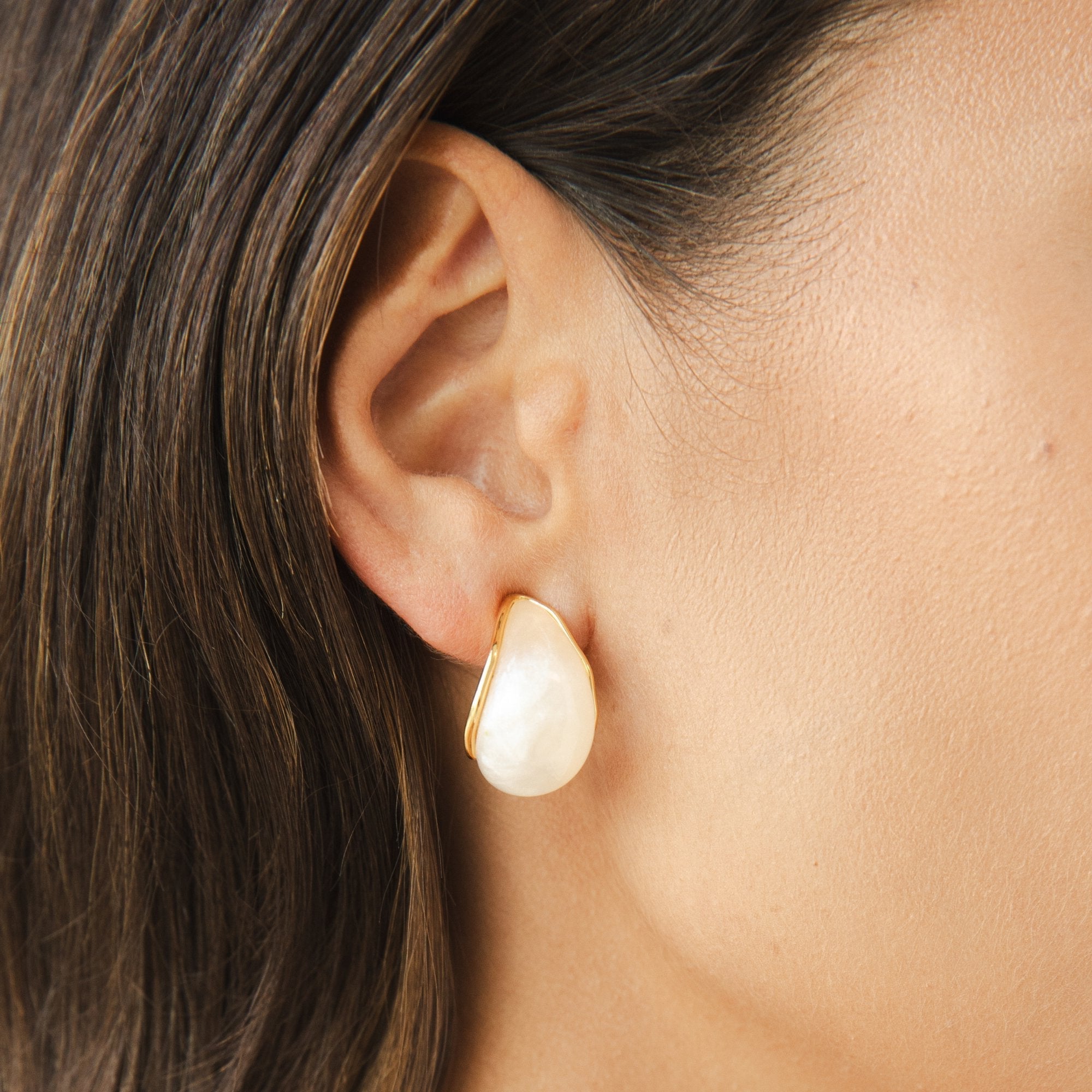 Hypoallergenic Gold Pearl Earrings - 18K Gold Plated, Elegant & Timeless Design