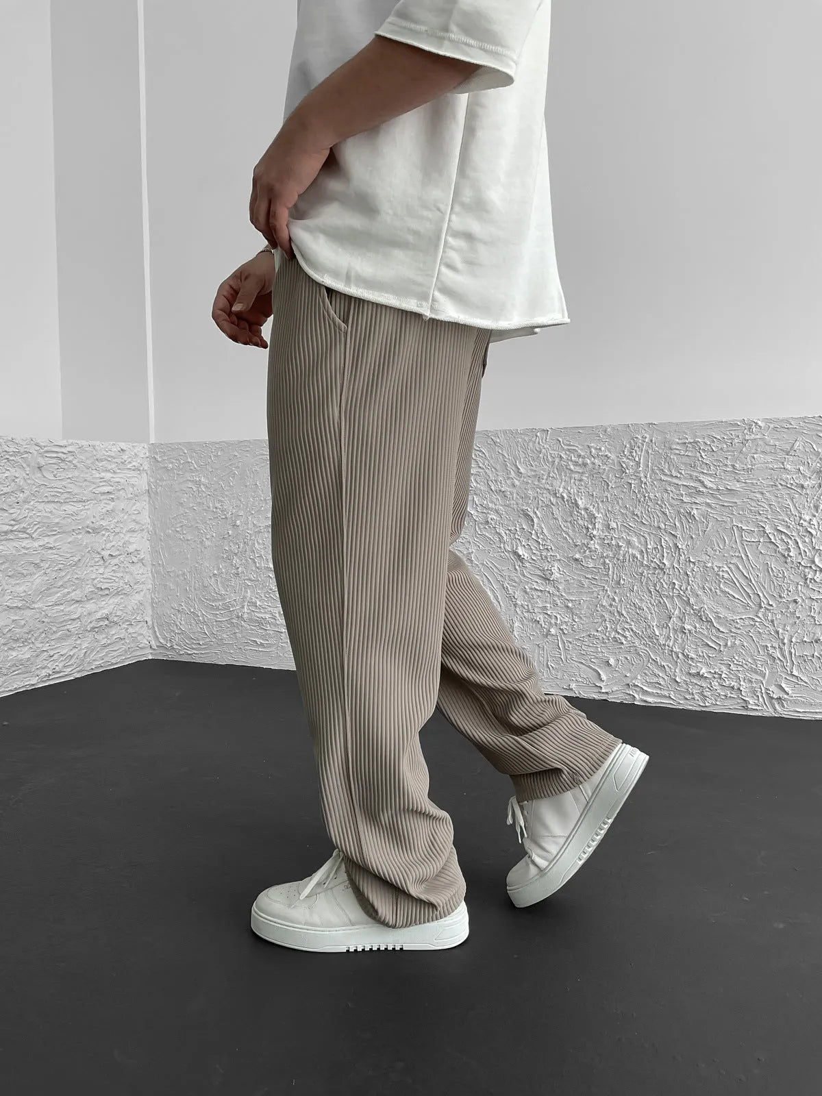 Relaxed Loose Ribbed Fit Trousers for Men - Comfortable Casual Style, High Waist, baggy straight leg