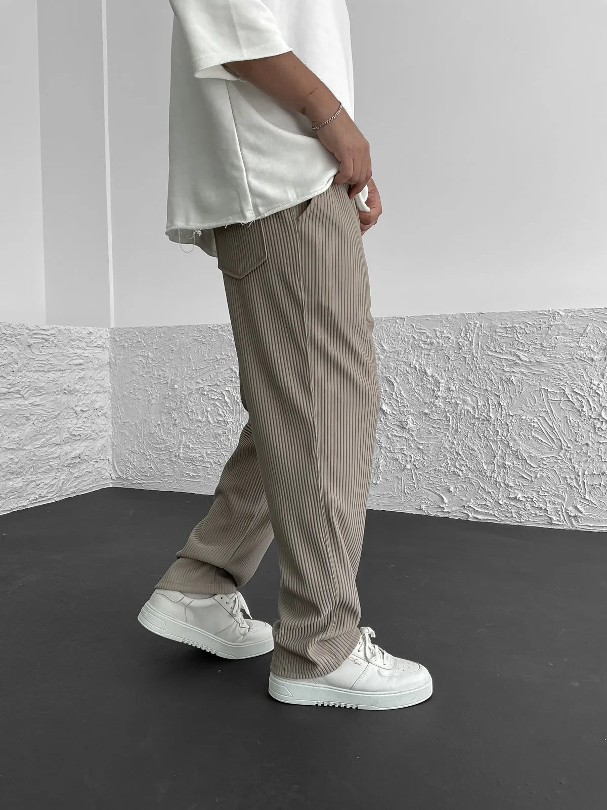 Relaxed Loose Ribbed Fit Trousers for Men - Comfortable Casual Style, High Waist, baggy straight leg
