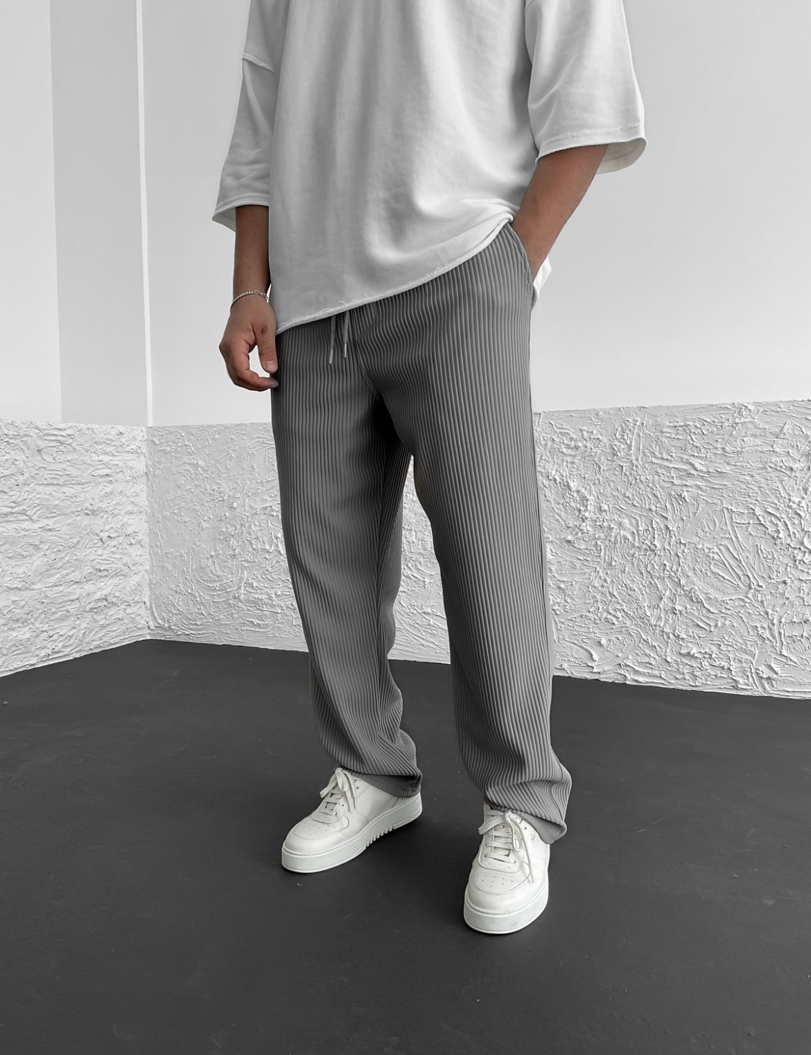 Relaxed Loose Ribbed Fit Trousers for Men - Comfortable Casual Style, High Waist, baggy straight leg Grey