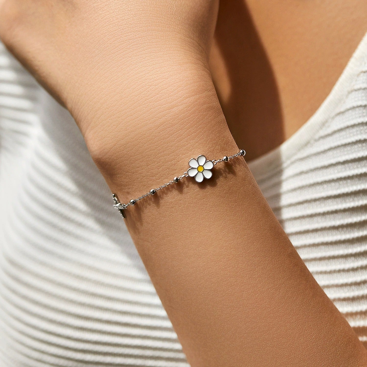 Sterling Silver Daisy Bracelet – Enamel Flower Charm, Waterproof, Hypoallergenic Jewellery Gift