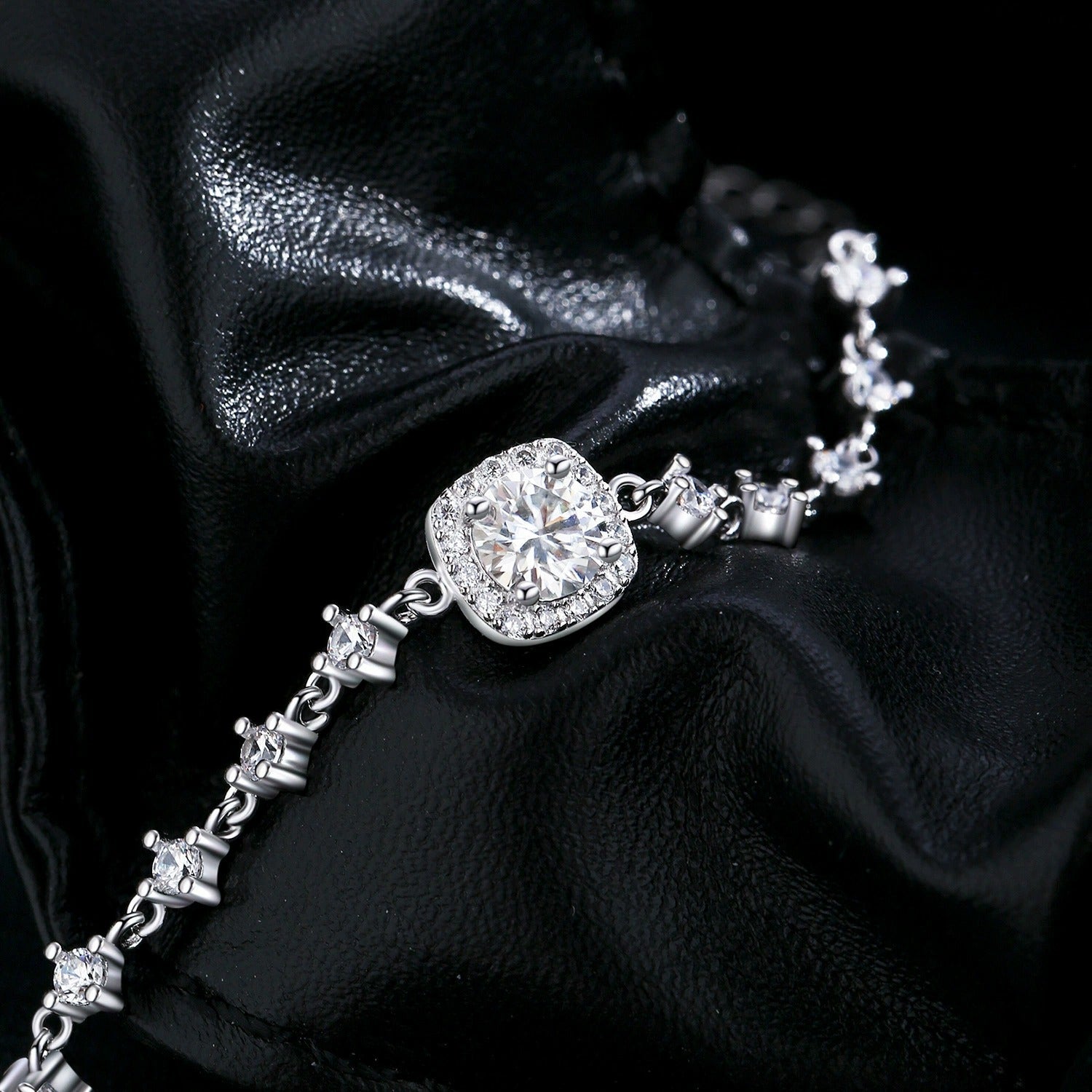 Sterling Silver Tennis Bracelet with Sparkling Crystals – Hypoallergenic, Waterproof, Elegant Jewellery Gift