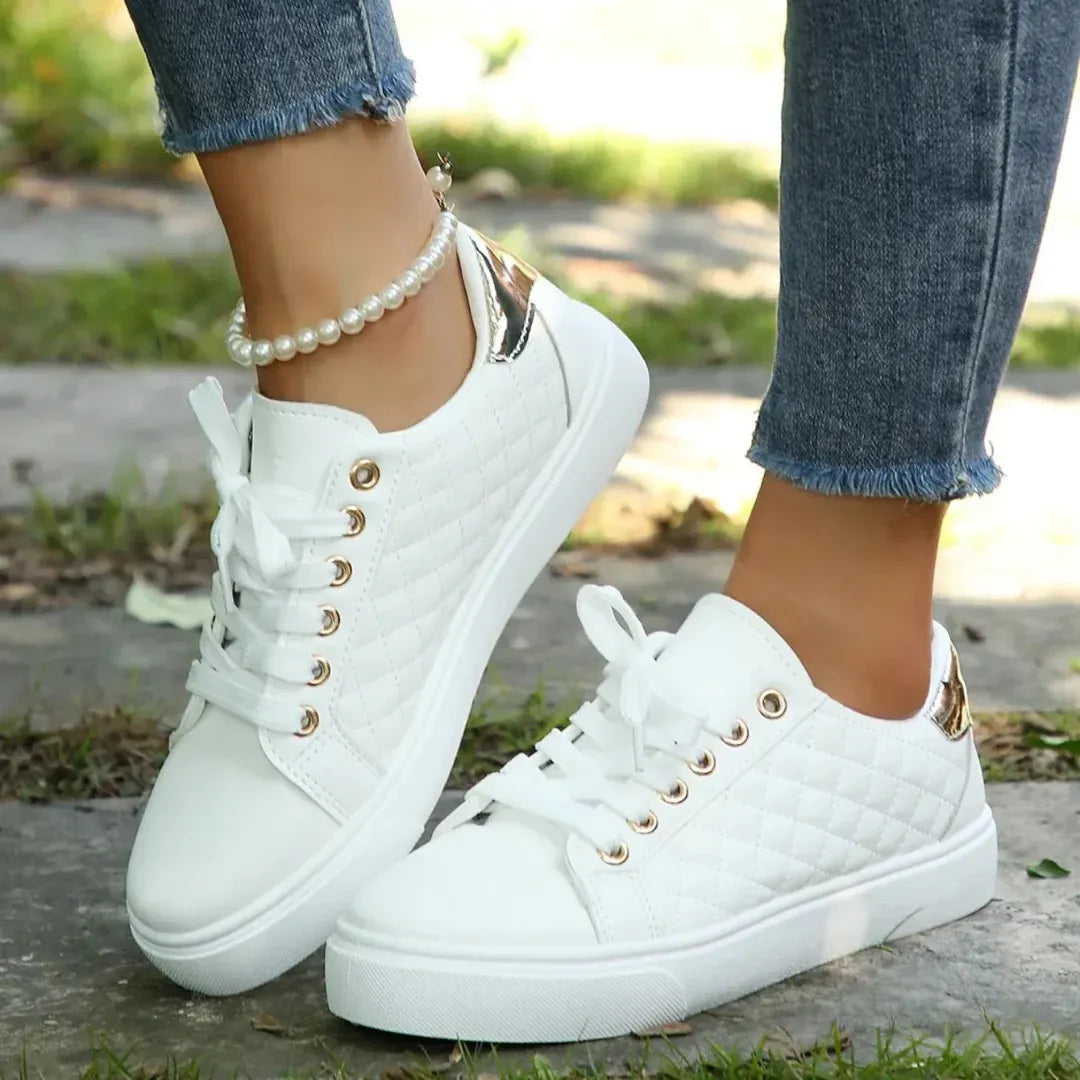 Women's Quilted Orthopaedic Sneakers with Lace-Up Closure for All-Day Comfort