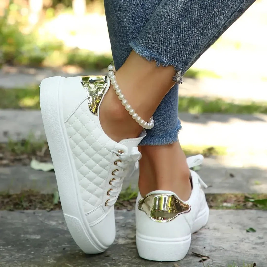 Women's Quilted Orthopaedic Sneakers with Lace-Up Closure for All-Day Comfort